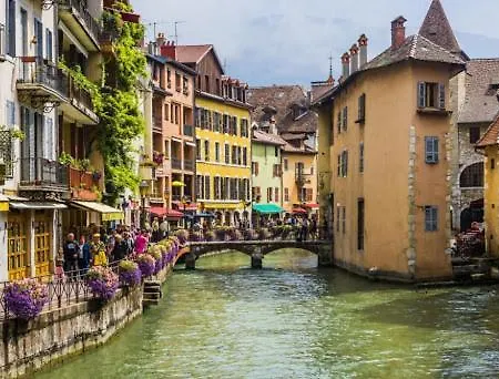 Manou Du Annecy *